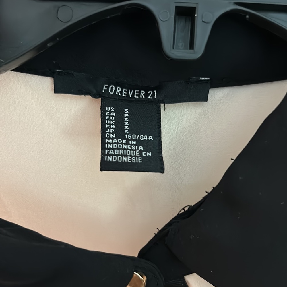 Tops - Picture 2 of 4